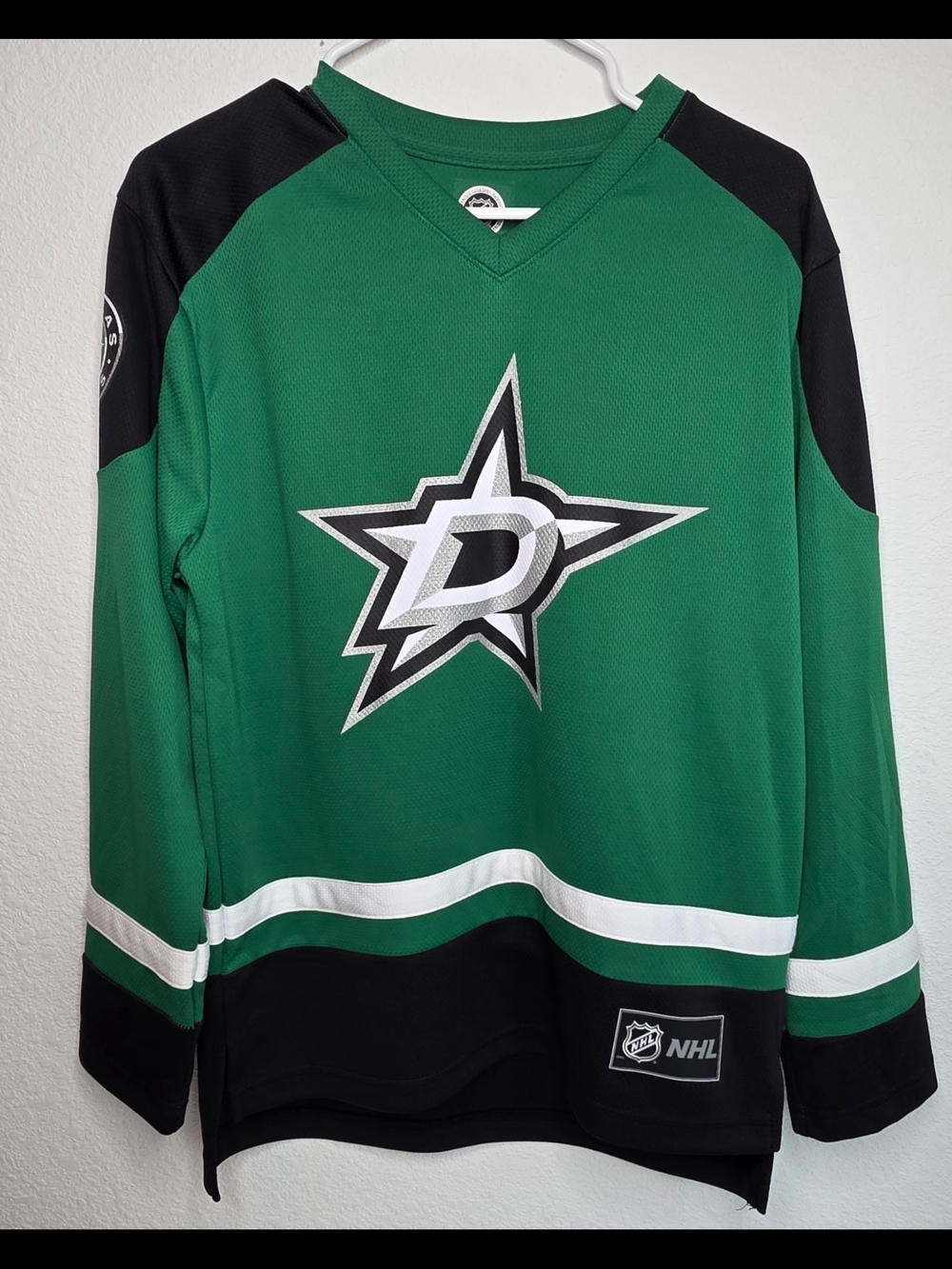 Dallas Stars NHL Licensed Hockey Youth Jersey.